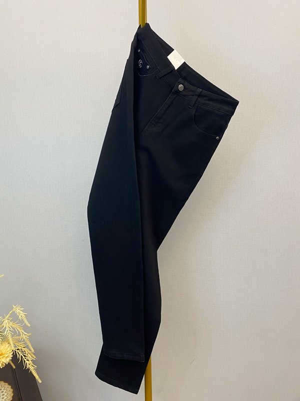 ブランドジーンズ全体デザイン